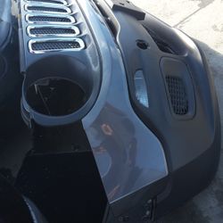 2017 JEEP RENEGADE FRONT BUMPER AND GRILLE $700.00