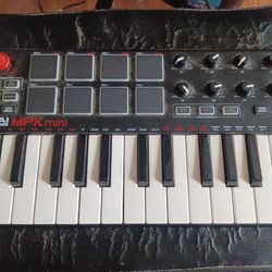 AKAI MPK MIDI CONTROLLER KEYBOARD $80 FINAL PRICE SAME DAY SHIPPING 