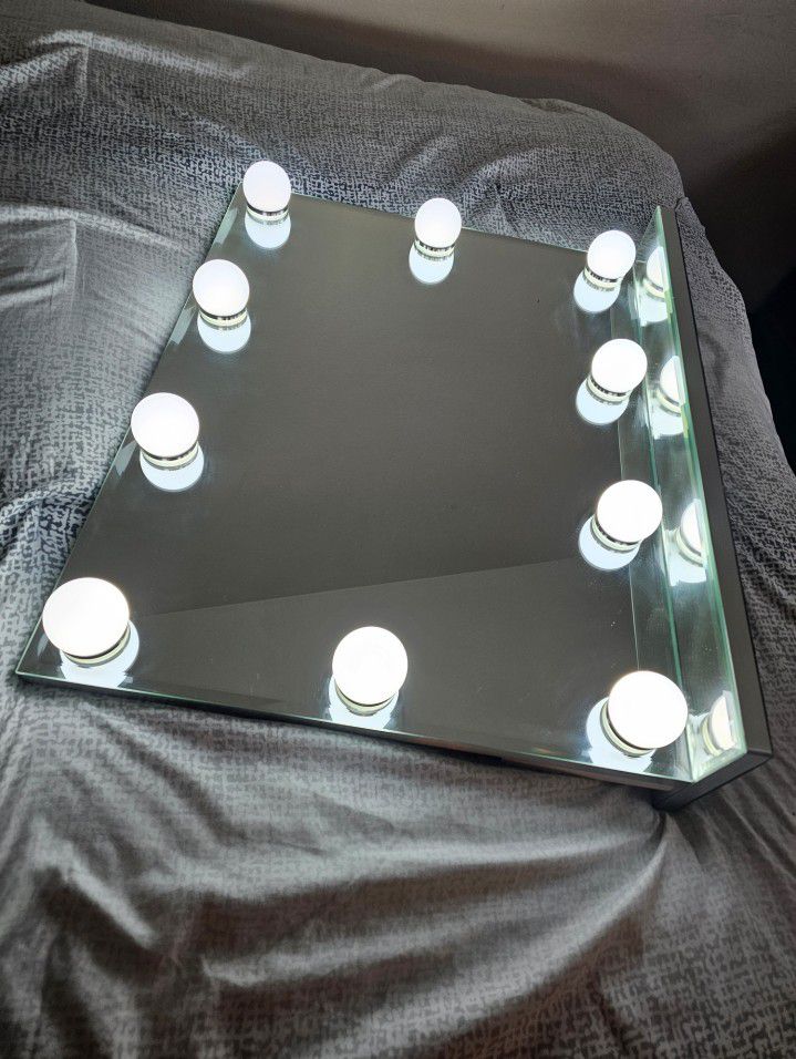 Vanity Mirror LED LIGHTING ✨️ LIKE NEW
