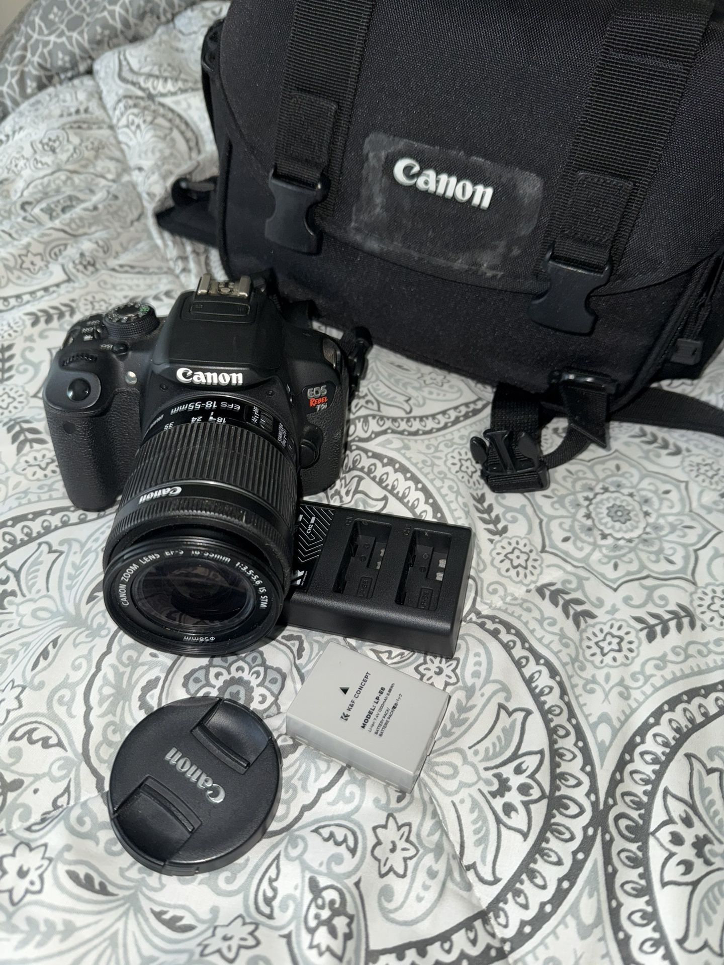 Canon EOS Rebel T5i Camera Body with EF-S 18-55MM   Canon Lens