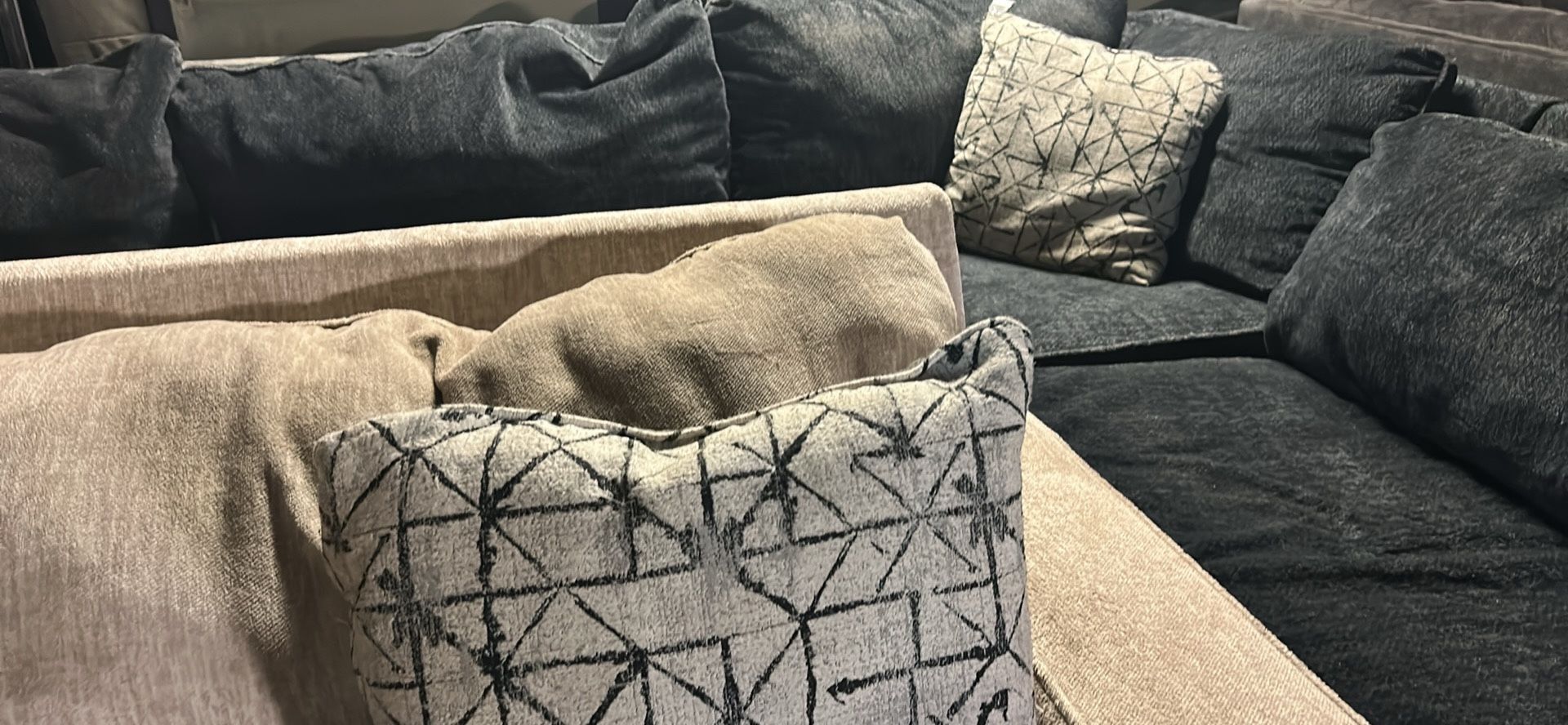 Grey or Beige ?🤔Rooms2go plush sectional