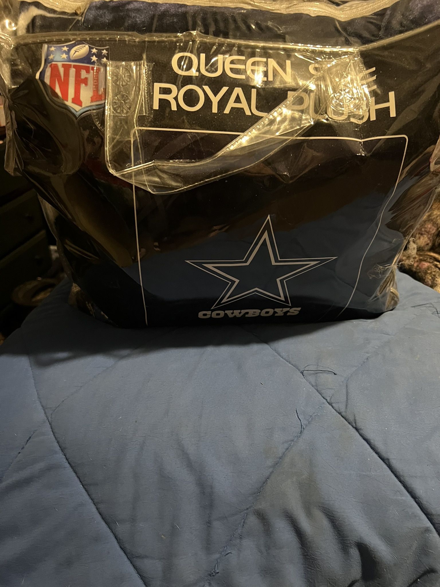 Queen Size Dallas Cowboys Plush Blanket