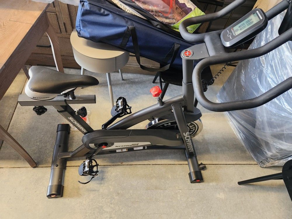 Schwinn IC3 Stationary Bike