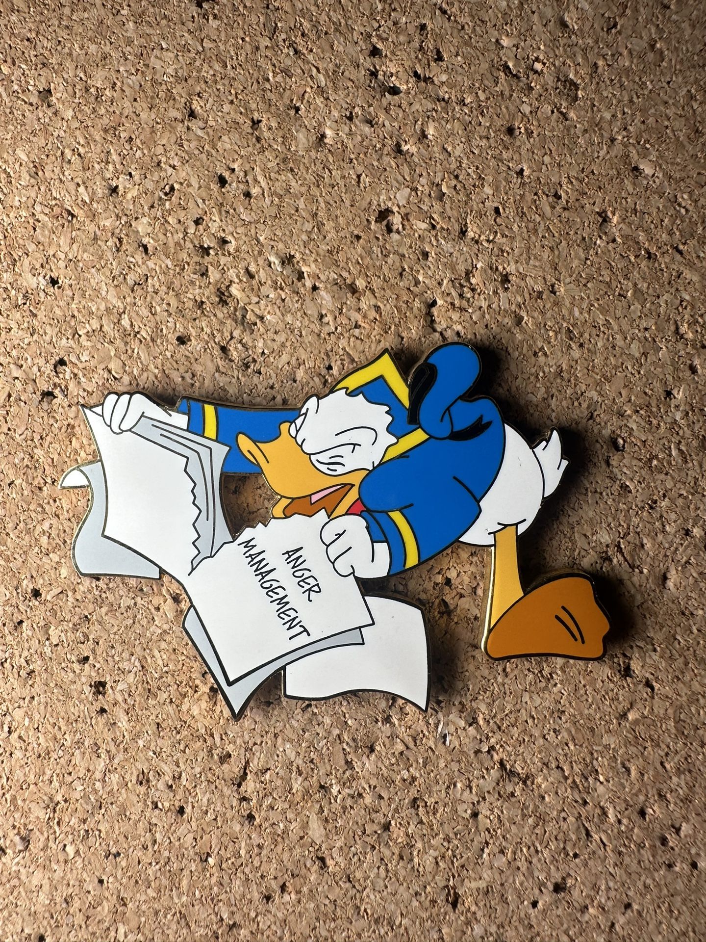 Disney Auctions Exclusive Donald Duck Anger Management Limited LE 500 Lapel Pin