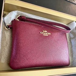 NWT Coach Gift Boxed Large Wristlet w Charms