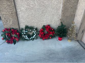 Christmas decorations all 5 for $20