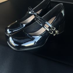 Women’s Shoes Size 8W