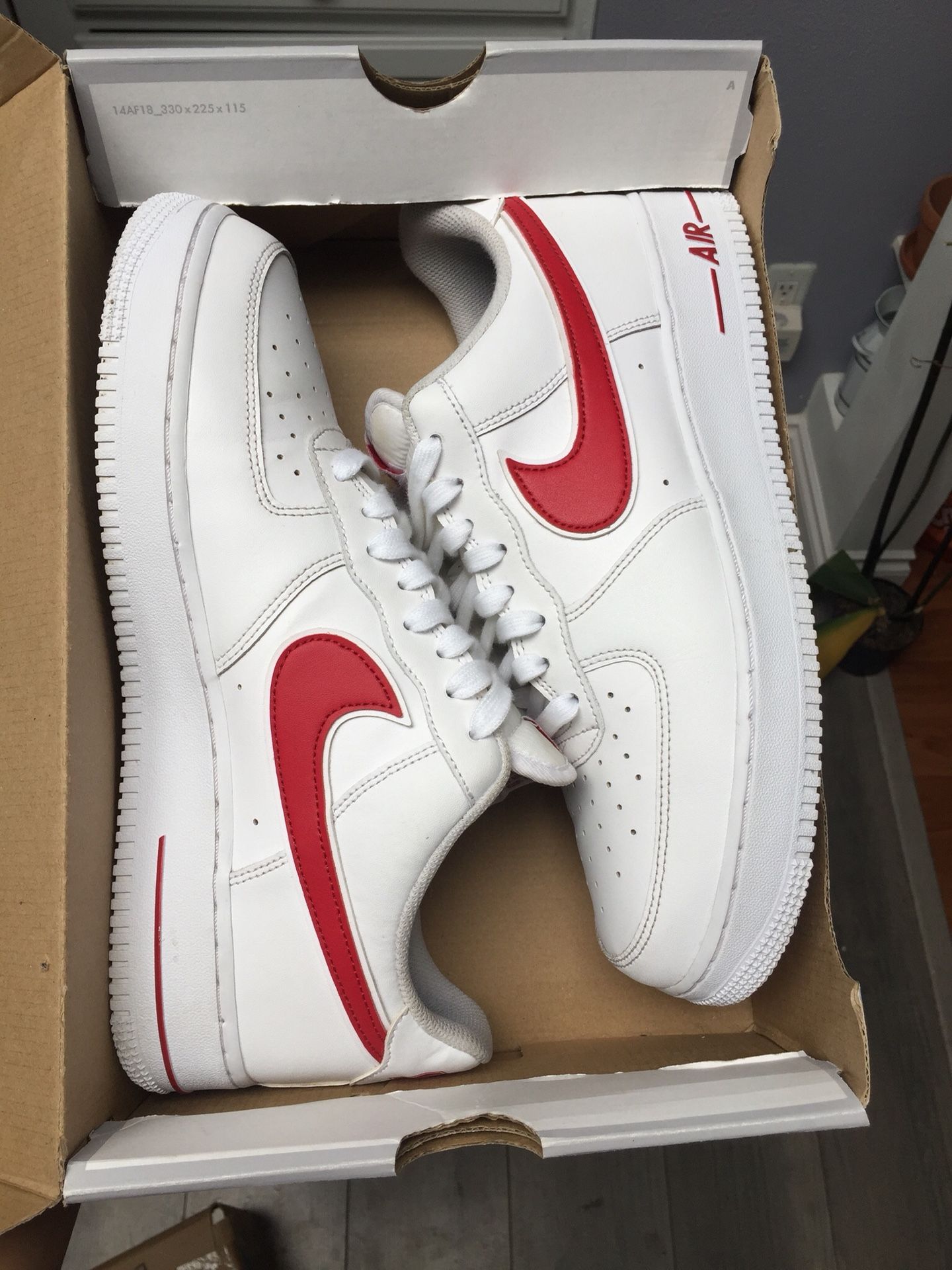 Nike Air Force 1 size 10.5 gym red OG box 100$ Vnds