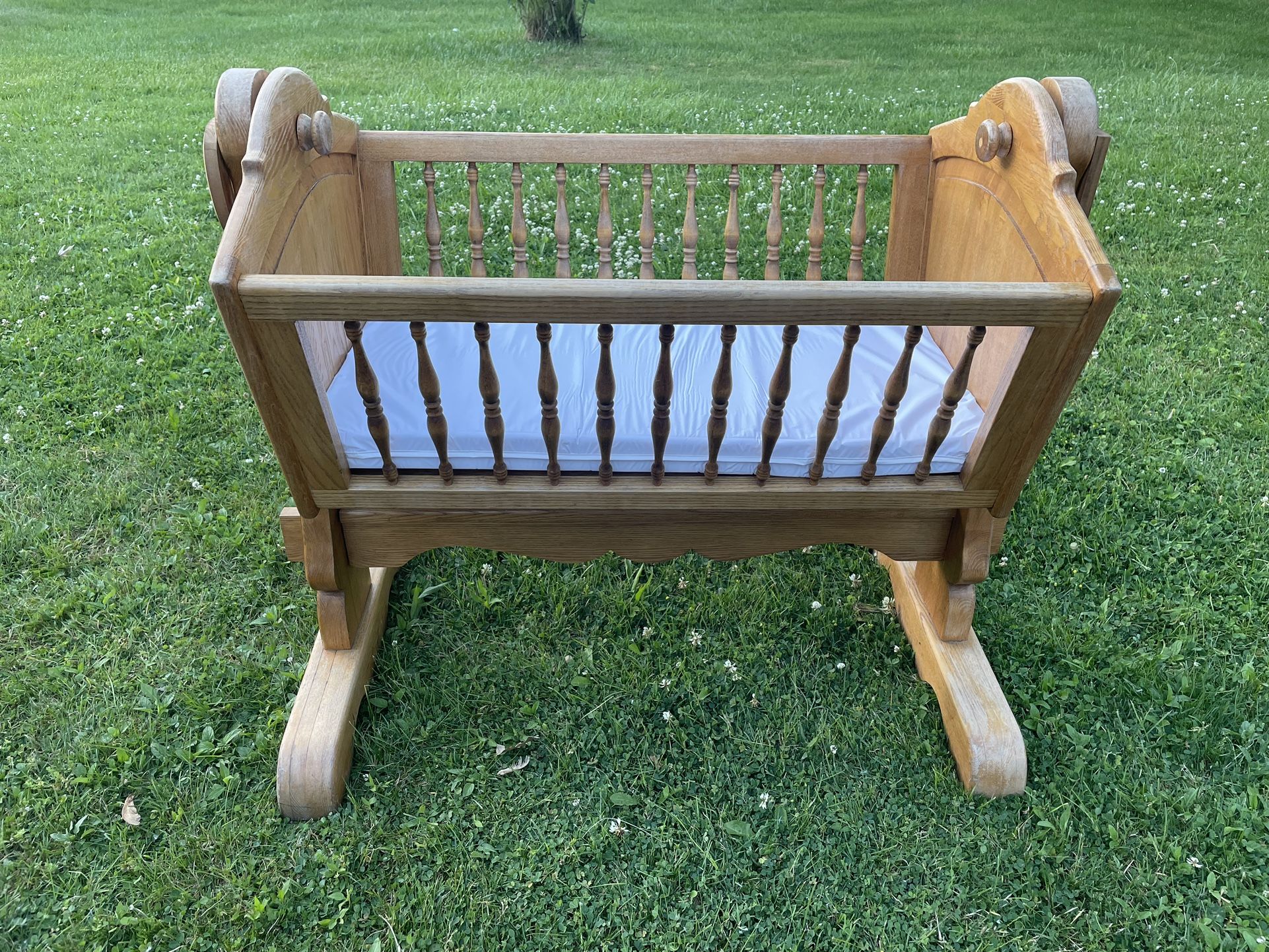 Vintage Craddle Rocking Crib