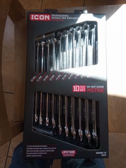 Long double box metric ratchet set
