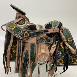 Nueva Montura Charra Bordada Con Cantinas Cuadradas