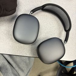 AirPod Maxes