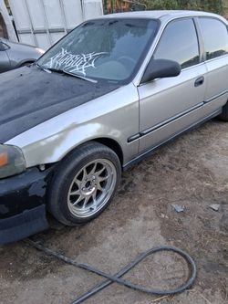 2000 Honda Civic  4 doors  Automatic