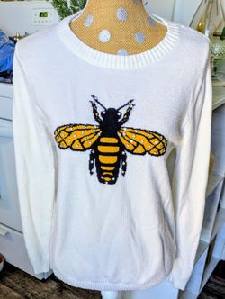 Vinizbena knit sweater with crystal bee detail. Incredibly soft. Designed in Italy Size Small.