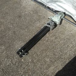 Universal Tow Hitch Bar.