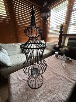 Decorating basket