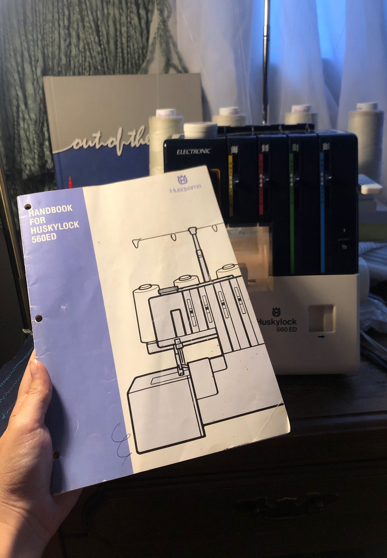 Husky lock 560 Ed sewing machine serger over lock machine for Sale in