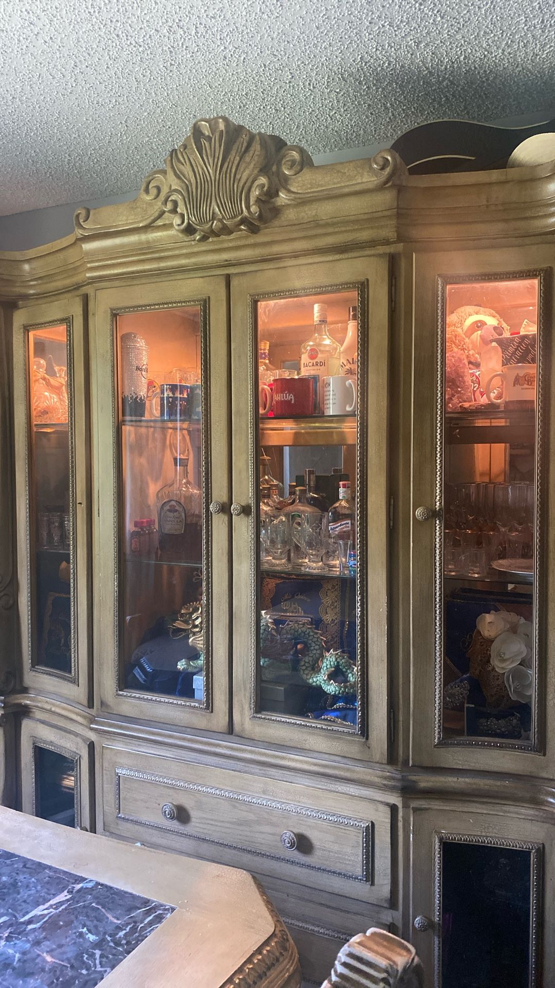 Dining Room Set❗️❗️needs To Be Gone Asap!