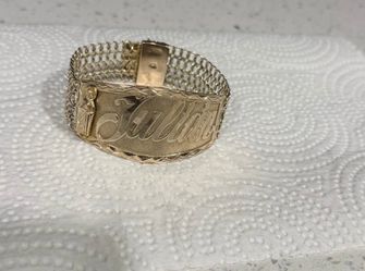 Gold bracelet