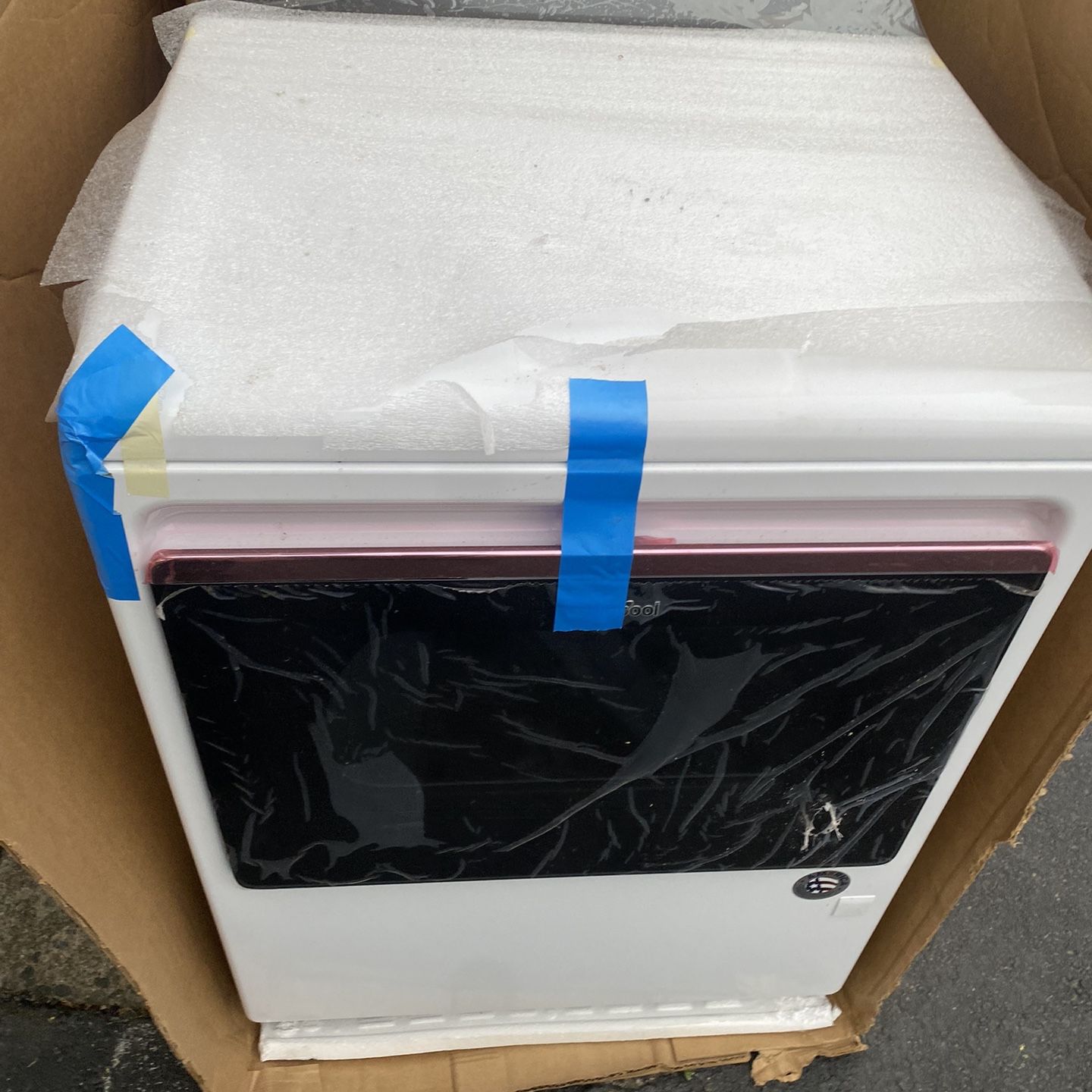 Whirlpool Gas Dryer Brand New In The Box. 