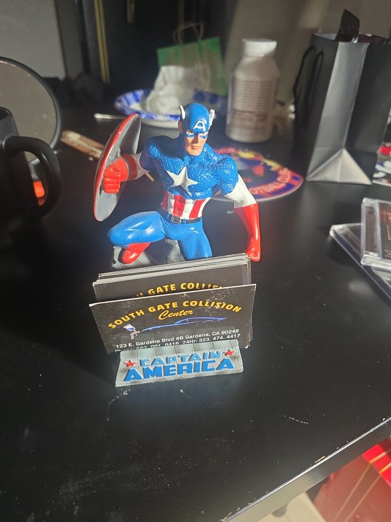 Captain America Buss Cards Holder
