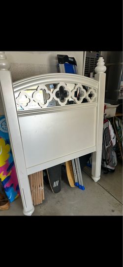 Twin bed with drawers