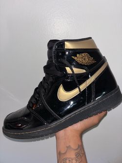 Size 10 Jordan 1 High Black Metallic Gold