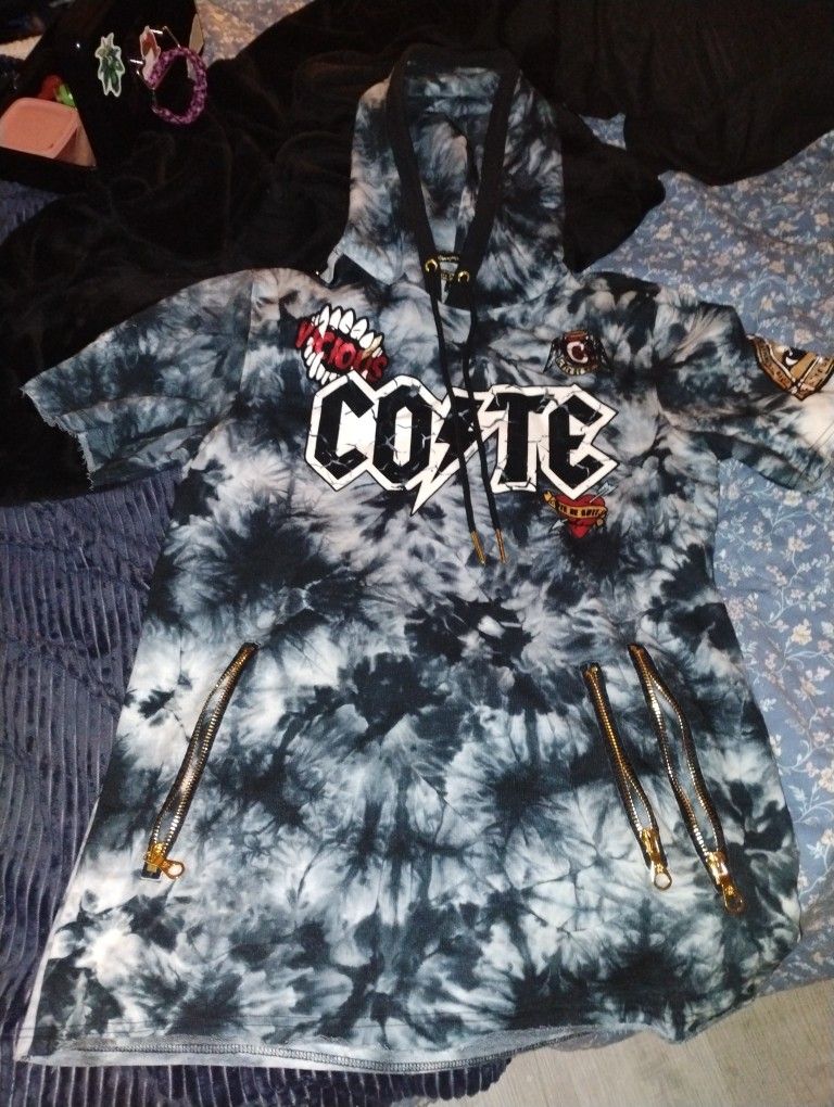 Cote de Nuits Short Sleeve Hoodie Men's Size L