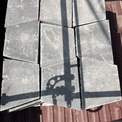 Retaining wall caps