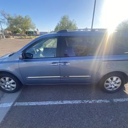 2006 Hyundai Entourage