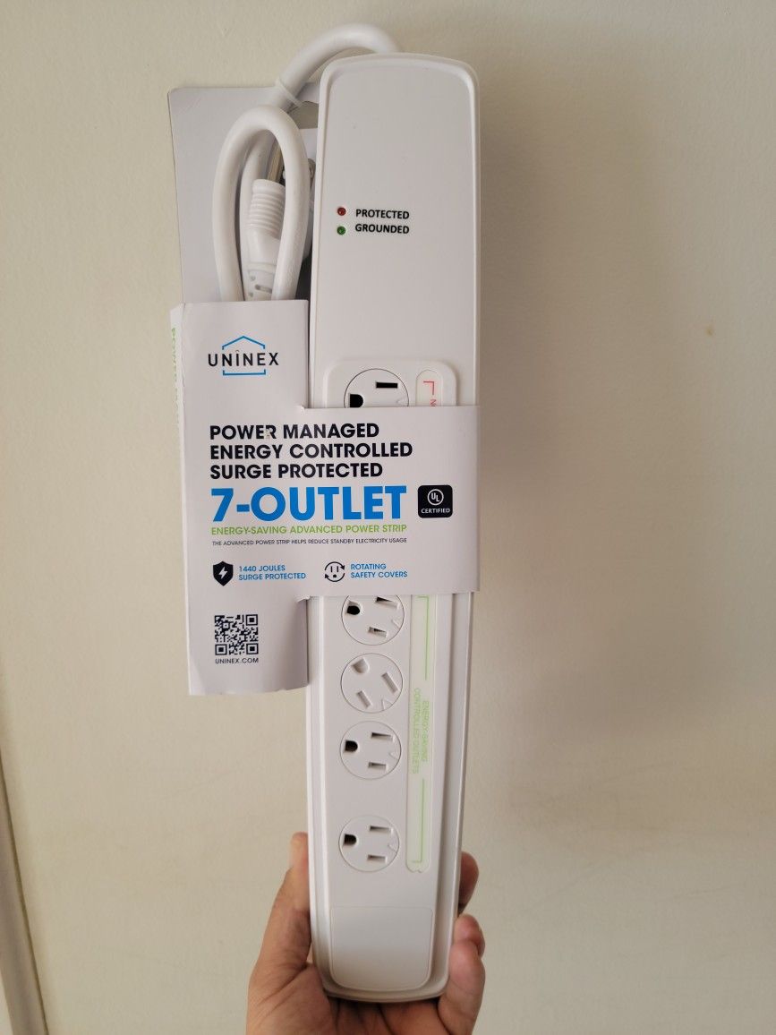 7-Outlet Power Strip