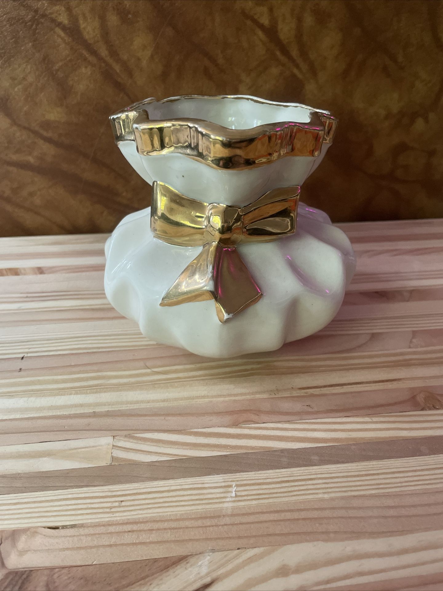 Holland Mold Ivory&Gold Ribbon Bow Vase Planter 1957.