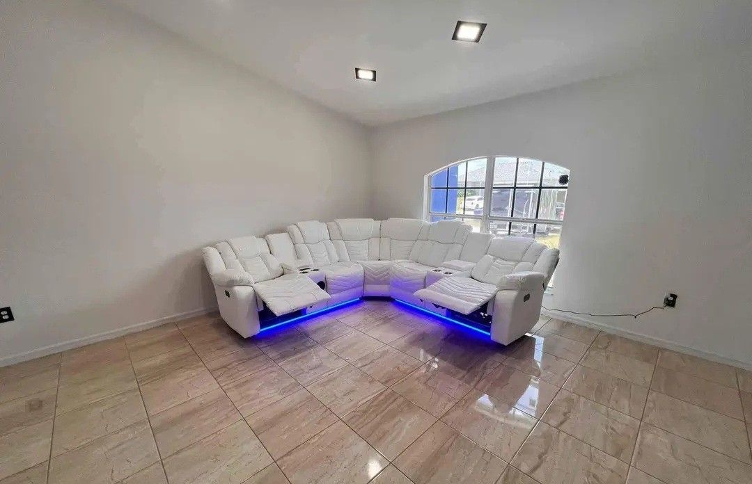 Sofa-Seccional-Reclinable.! 💫 Recliner-Sectional-Sofa.! / Financinĝ Availablẹ
