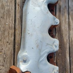 5.3 Chevy Driver Side Exhaust Manifold *parts*