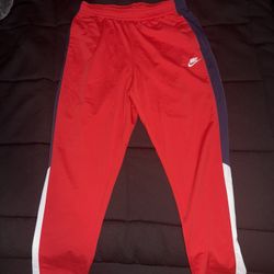 Men’s Nike Pants Size: L