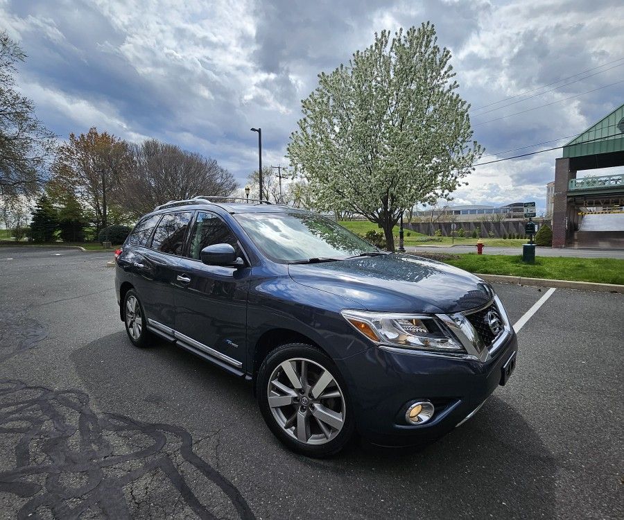 2014 Nissan Pathfinder Hybrid