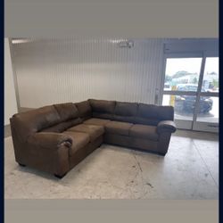 Comfy Nice Brown Sectional Couch 🔥🔥🔥🔥