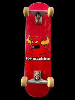 Toy Machine skateboard Rokus Trucks complete set