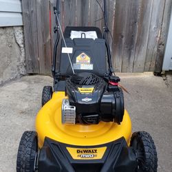 Brand-New DeWalt 21" Inch 625EX Self Propelled Lawnmower With Bag