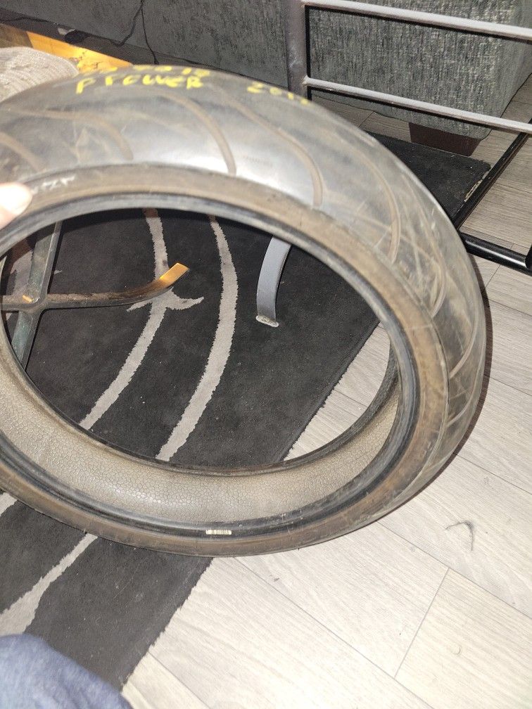 **Brand New**MICHELIN PILOT RADIALTIRE SIZE 120/70 17