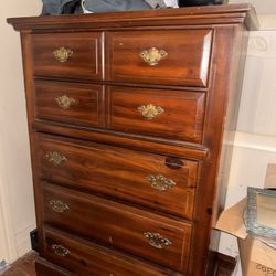Dresser 