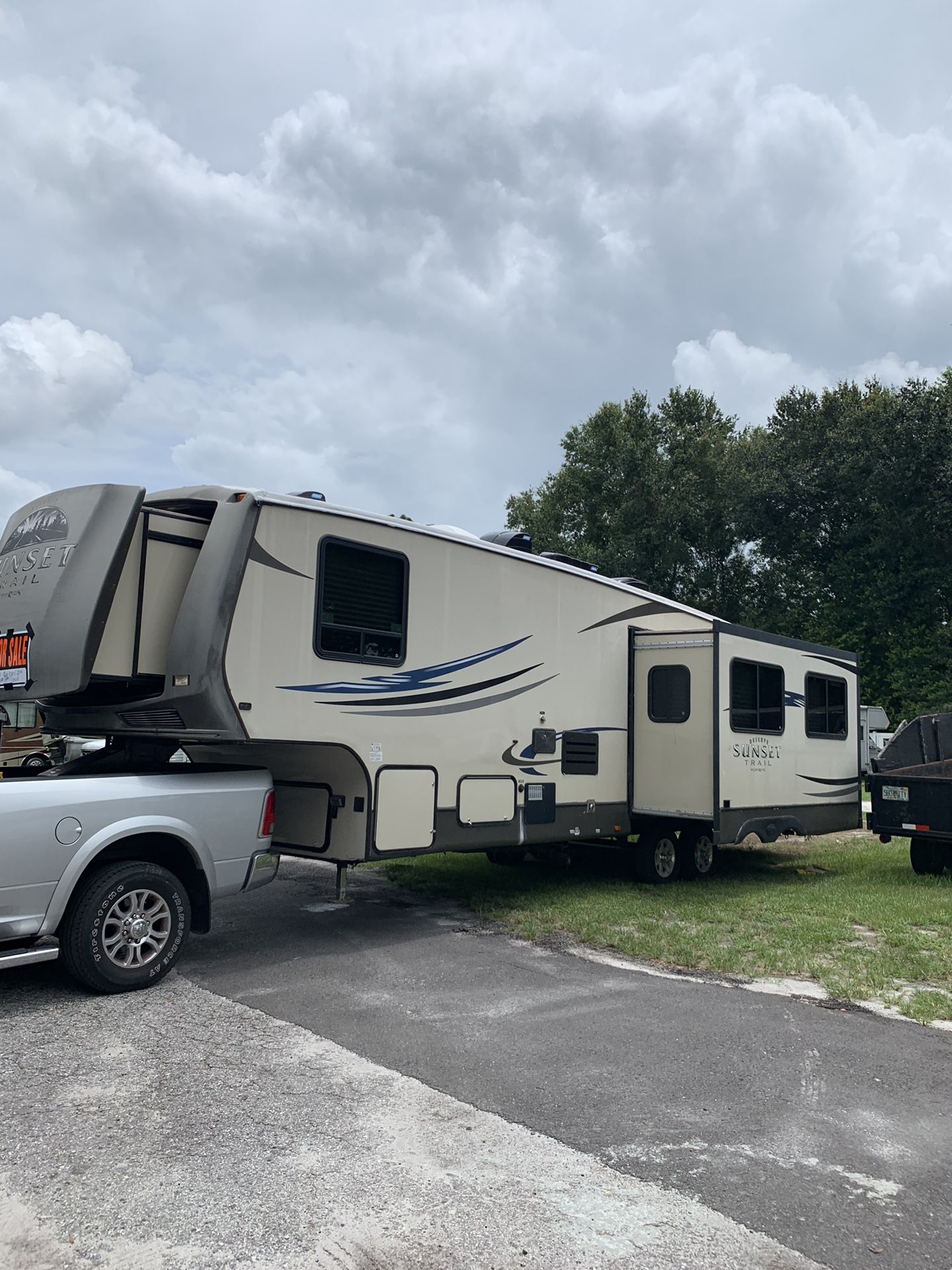 2013 crossroads sunset trail reserve 5th wheel