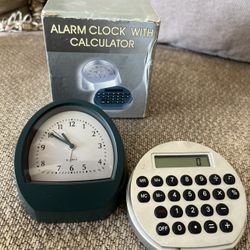 Boxed Alarm Clock With Calculator Battery Included 