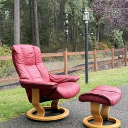 Ekornes Stressless Leather Swivel Recliner & Ottoman