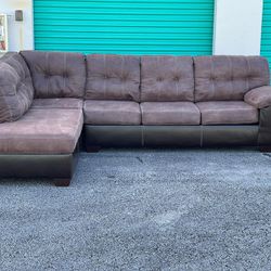 SECTIONAL COUCH ASHLEY FURNITURE GOOD CONDITION DELIVERY AVAILABLE 