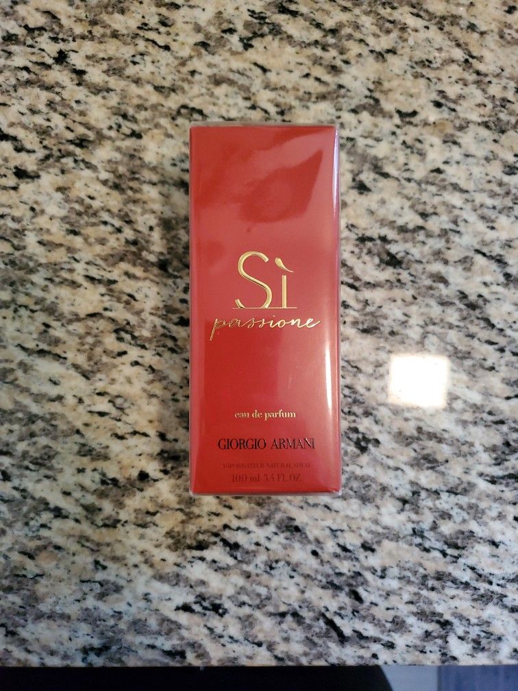 Si Passione Giorgio Armani Perfume