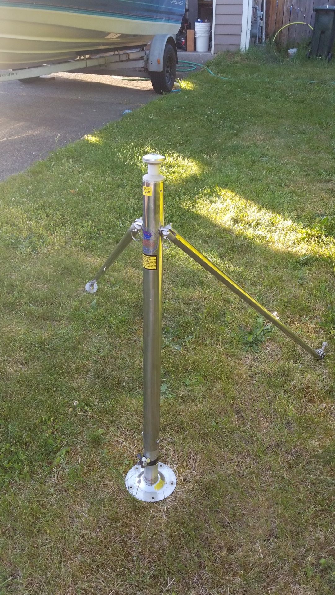 Swivl-Eze ski pylon