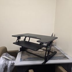 Vivo - Sit-stand Desktop Workstation