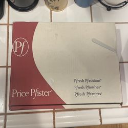 New In box Pfizter Bath Faucet, Handles And Shower head