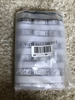 BRAND NEW Victoria’s Secret bag